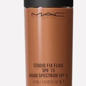 NWT MAC Studio Fix Fluid